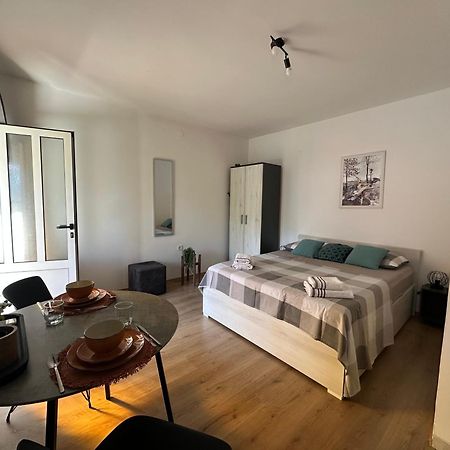 Studio Apartment Coce Trogir Exterior photo