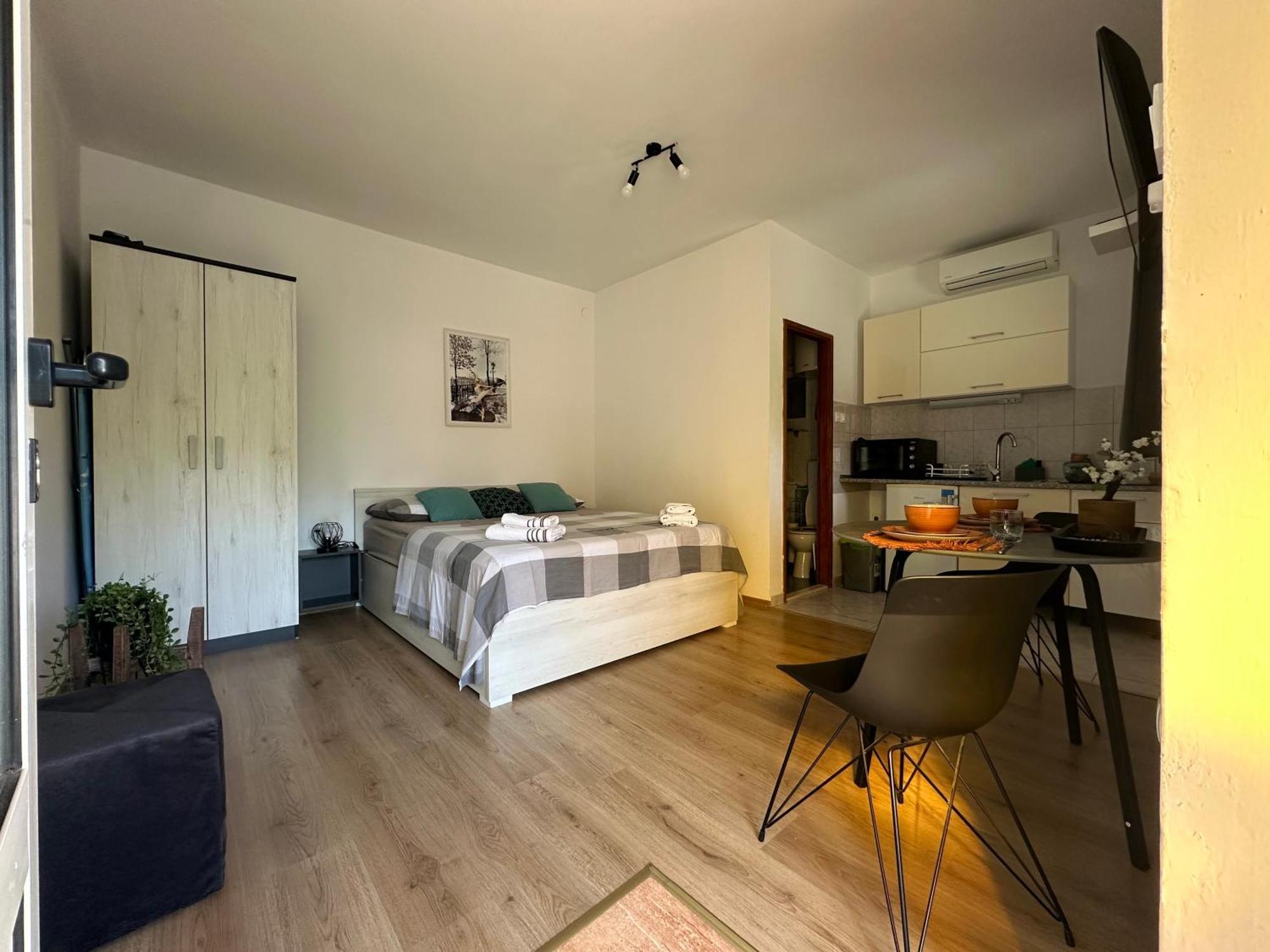Studio Apartment Coce Trogir Exterior photo