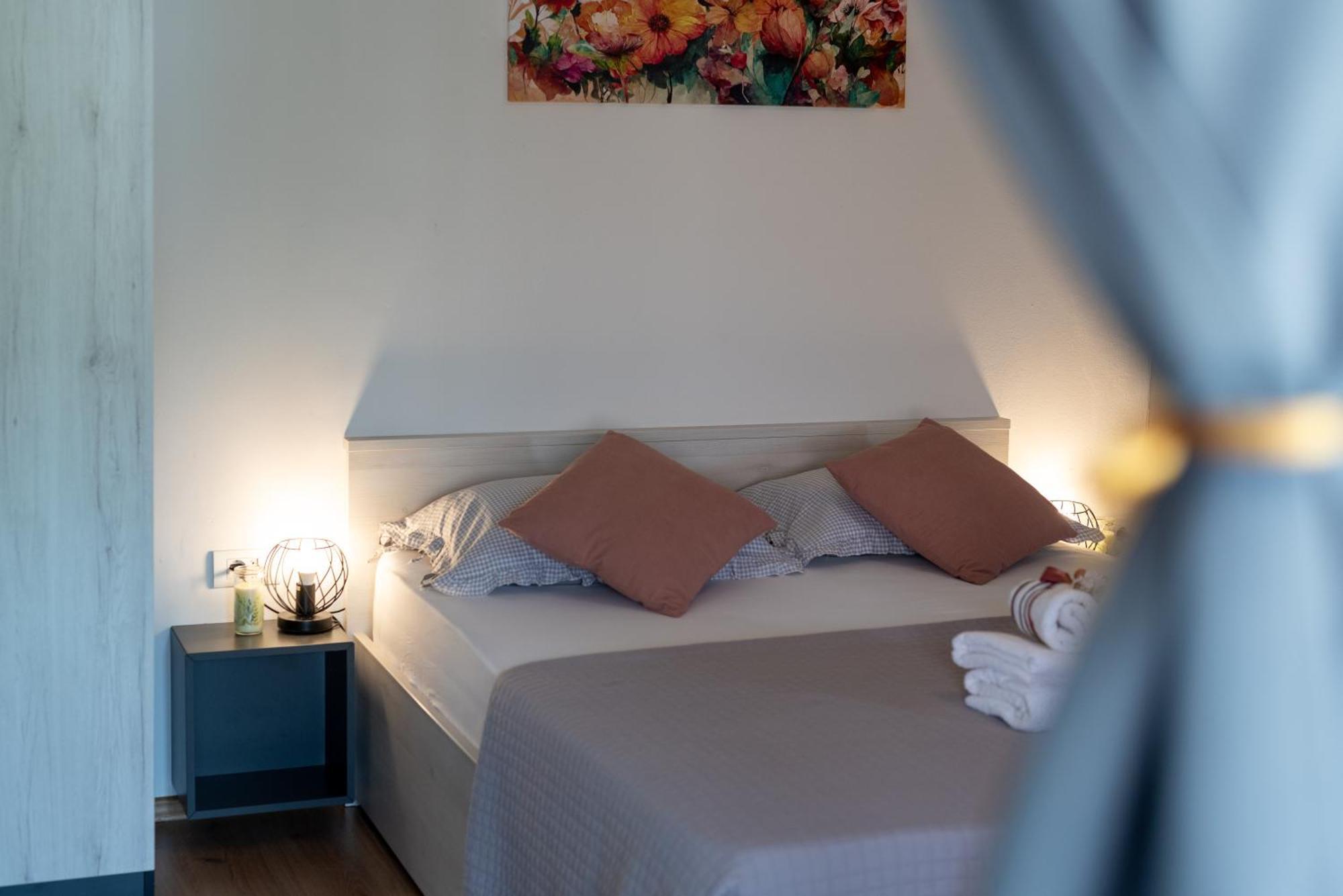 Studio Apartment Coce Trogir Exterior photo