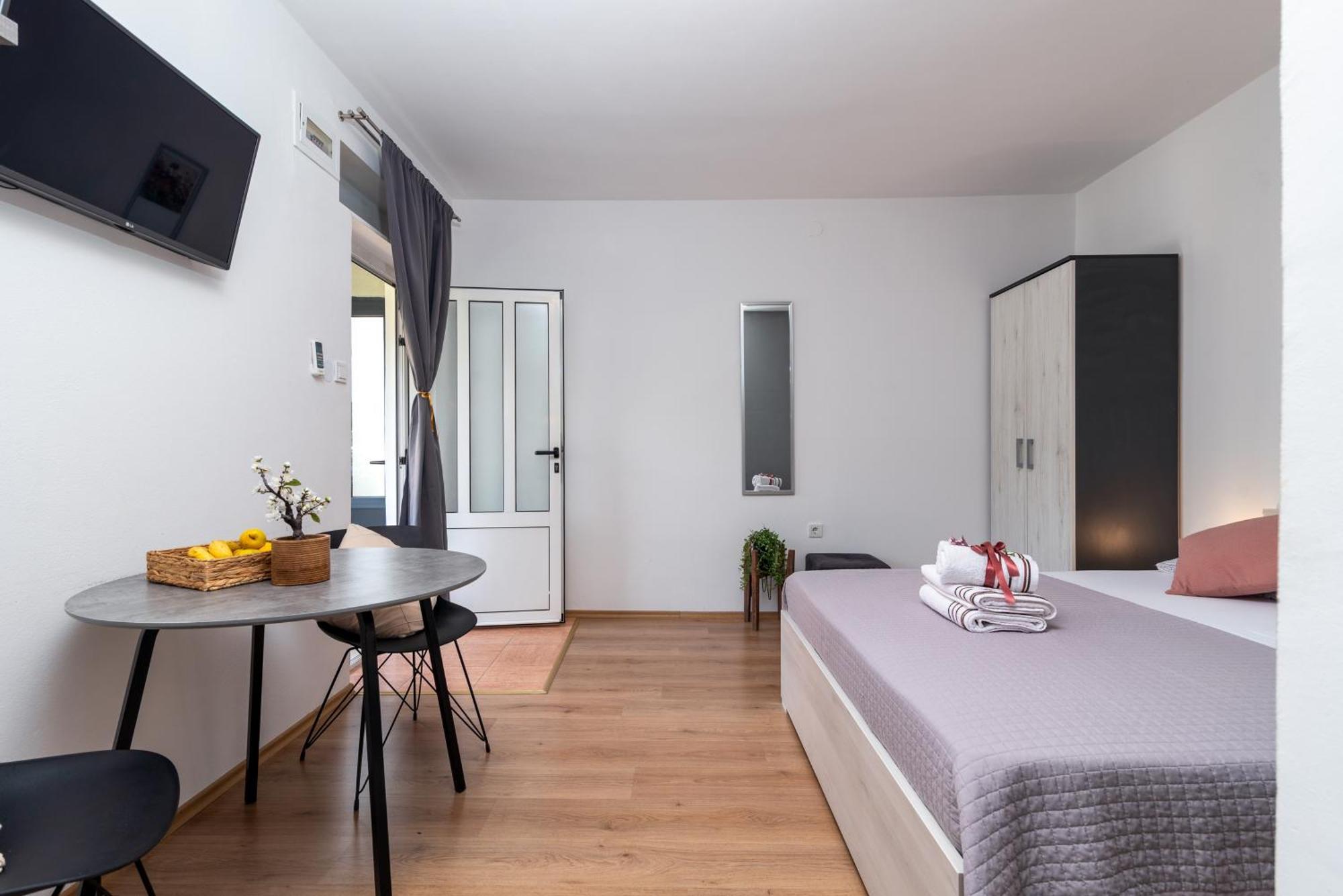 Studio Apartment Coce Trogir Exterior photo