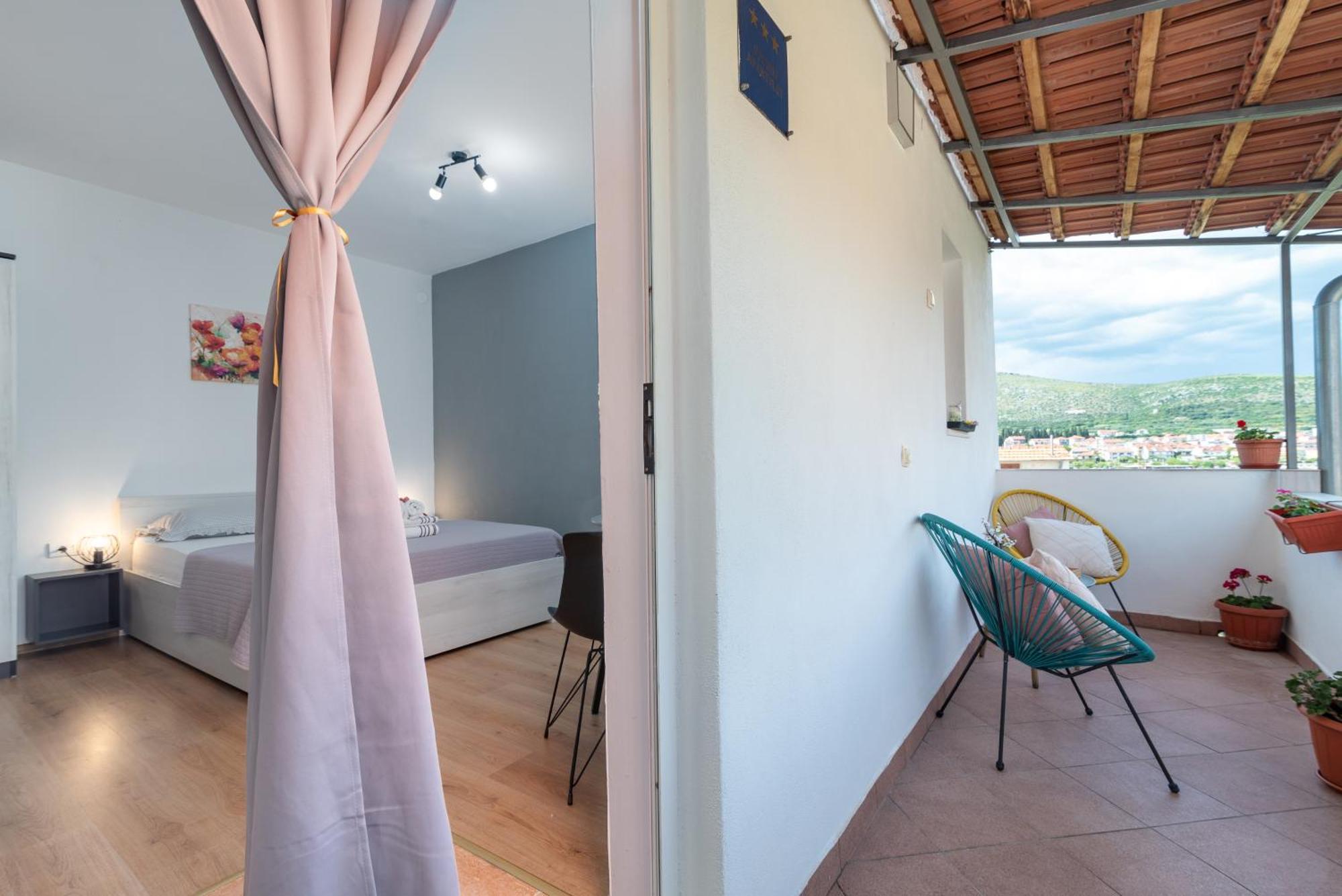 Studio Apartment Coce Trogir Exterior photo