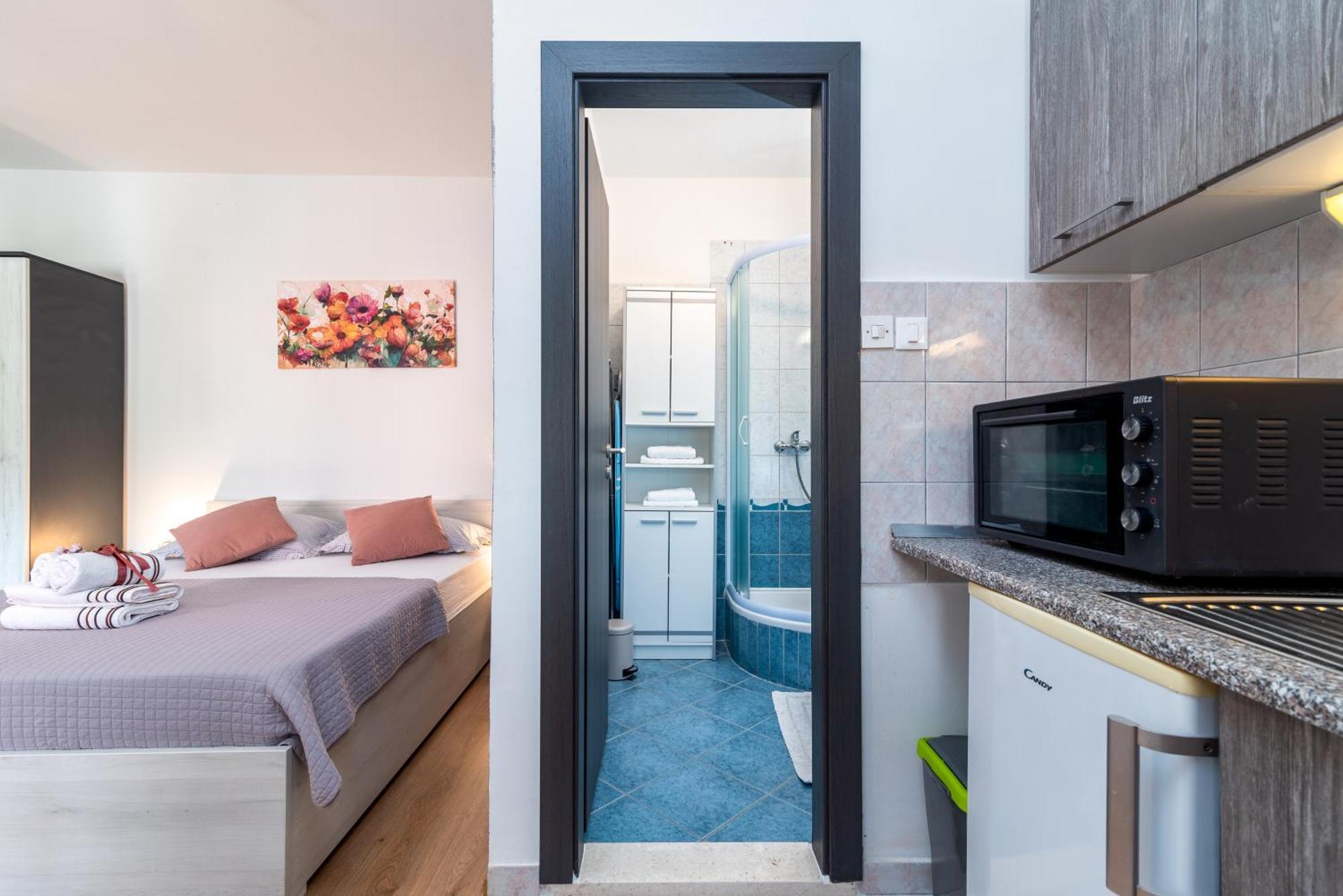Studio Apartment Coce Trogir Exterior photo