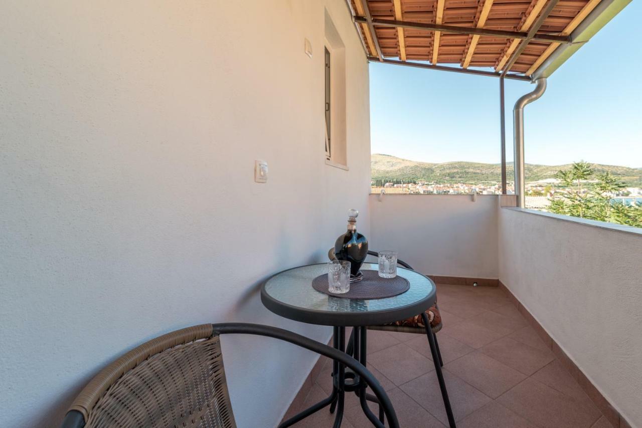 Studio Apartment Coce Trogir Exterior photo