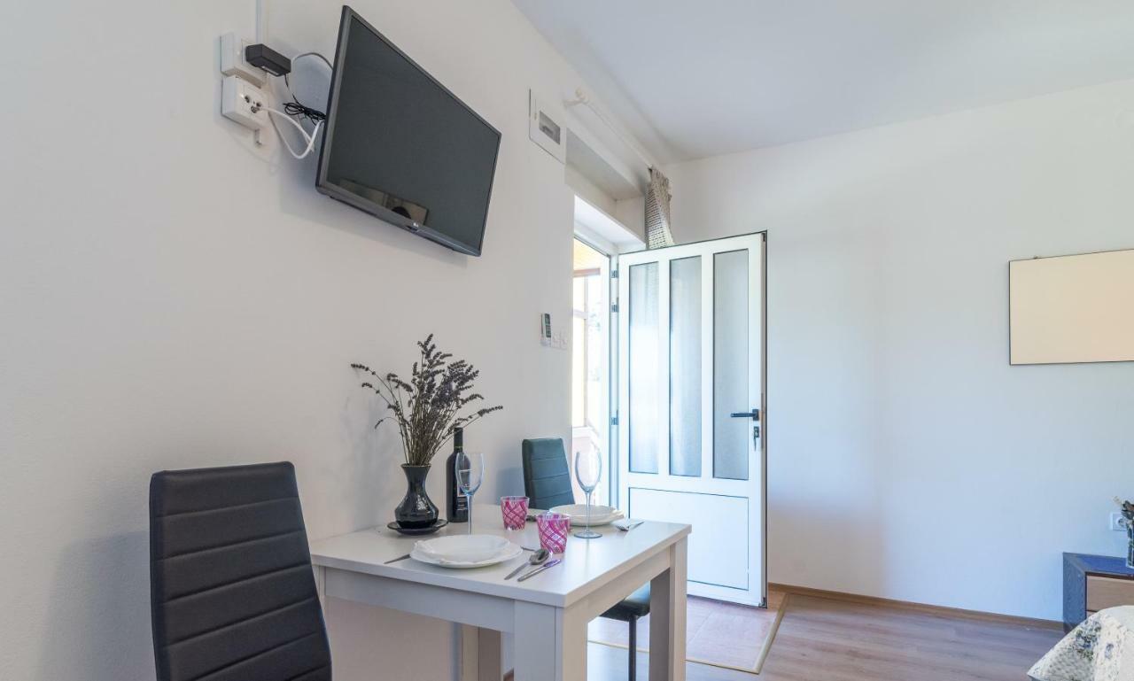 Studio Apartment Coce Trogir Exterior photo
